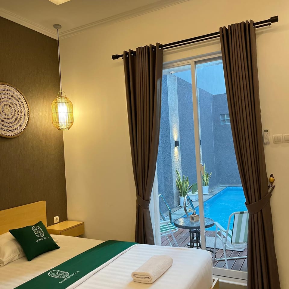 Bed, Photo of the whole room, Bedroom, Pool view, Swimming pool, towels
