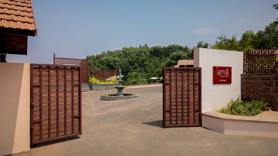 Facade/entrance, Logo/Certificate/Sign