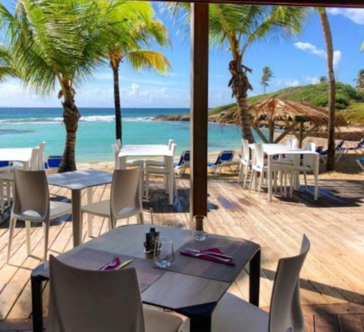 Patio, Restaurant/places to eat, Natural landscape, Beach, Sea view, Breakfast