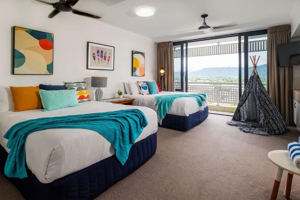Bed, Photo of the whole room, Bedroom, fireplace