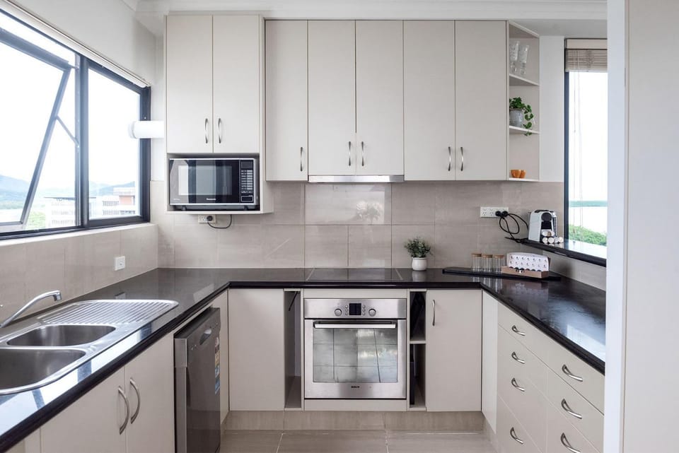 Coffee/tea facilities, Kitchen or kitchenette, dishwasher, minibar, pet friendly, stove