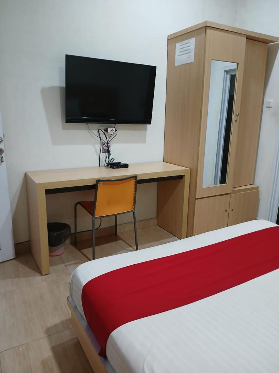 Photo of the whole room