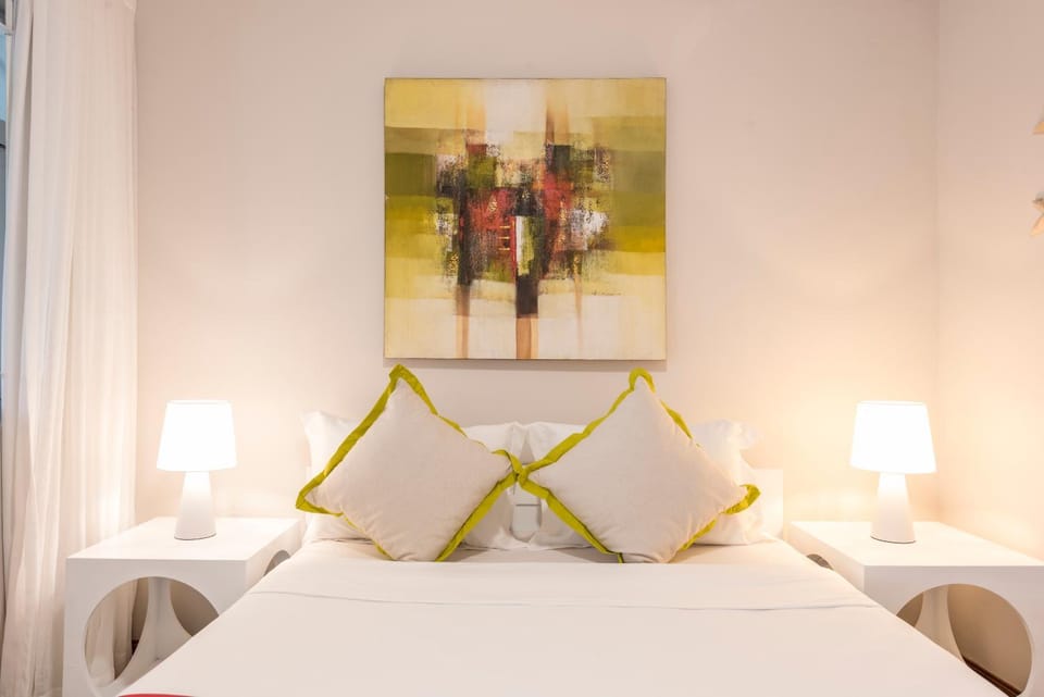 Bed, Photo of the whole room, Decorative detail, Bedroom