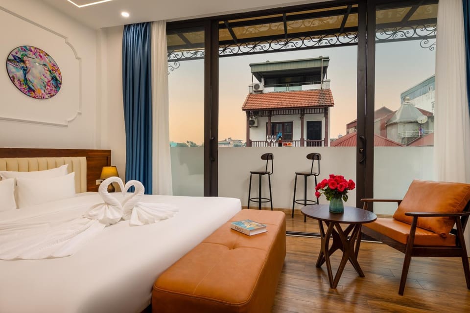 Bed, View (from property/room), Balcony/Terrace, Living room, Photo of the whole room, Seating area, Bedroom