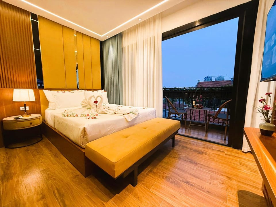 Bed, View (from property/room), Balcony/Terrace, Photo of the whole room, Bedroom