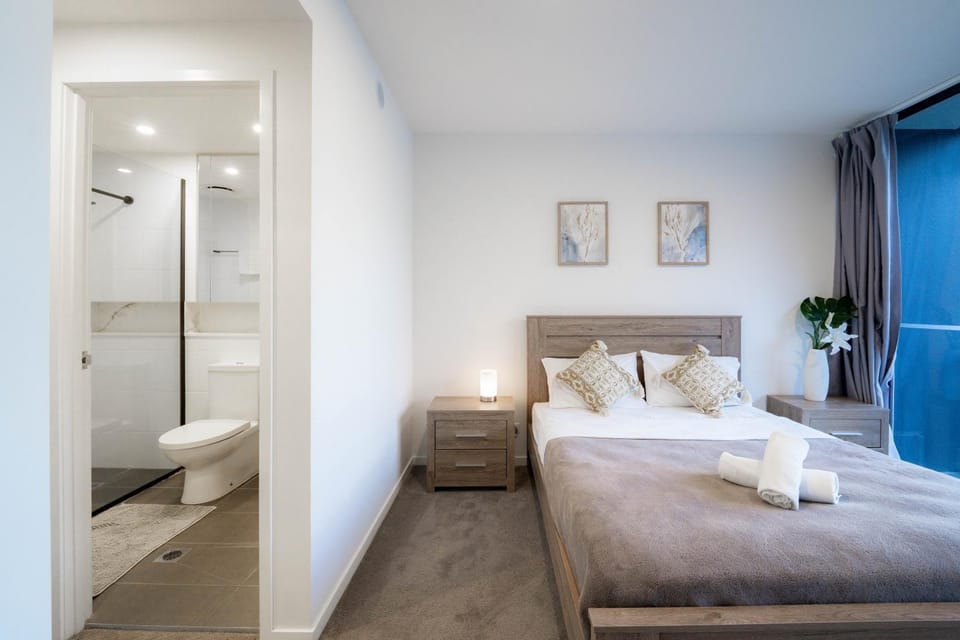 Urban Elegance 2B2B w parking, pool South Brisbane M1 Apartment in Brisbane City
