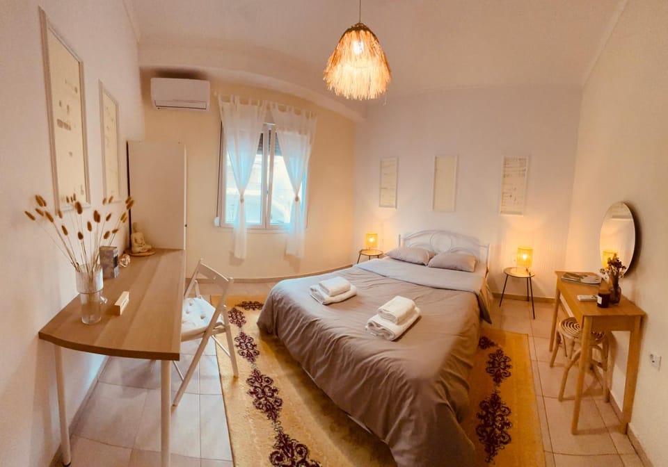 Bed, Photo of the whole room, Bedroom, towels, air conditioner