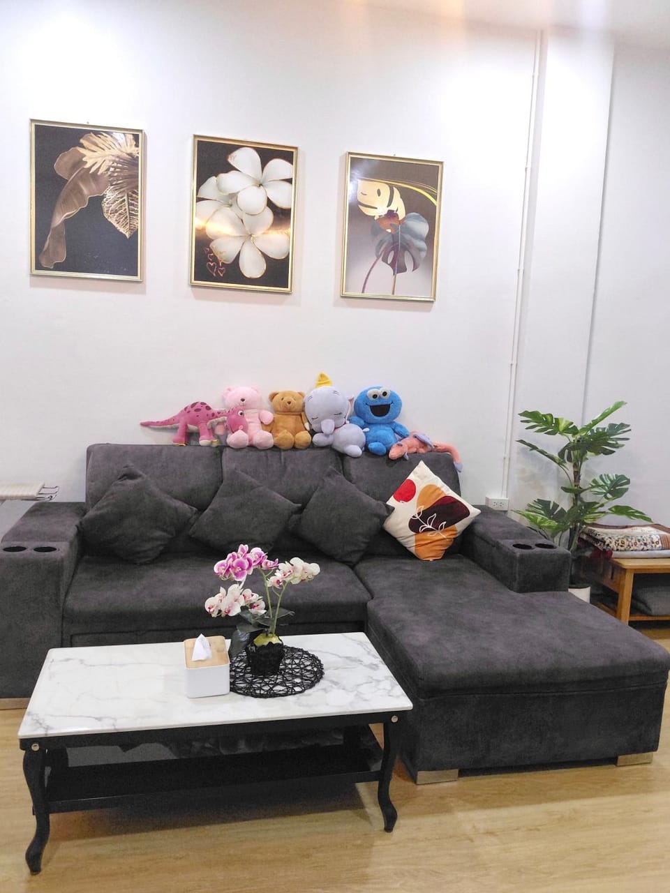 Living room, Seating area