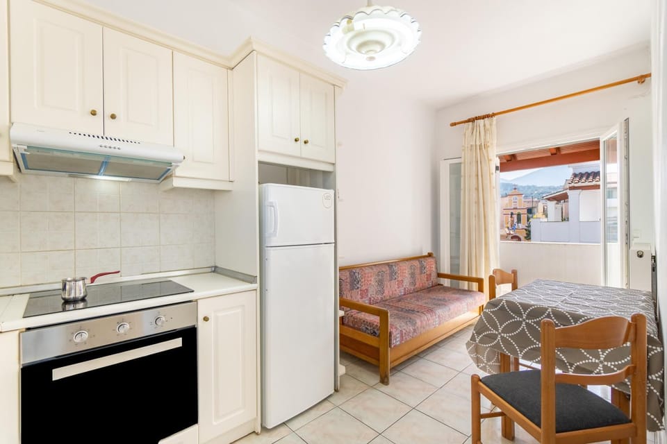 Property building, Kitchen or kitchenette, Living room