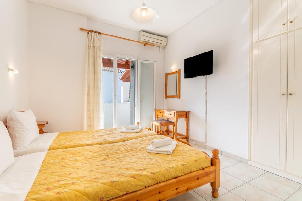 Property building, Living room, Bedroom