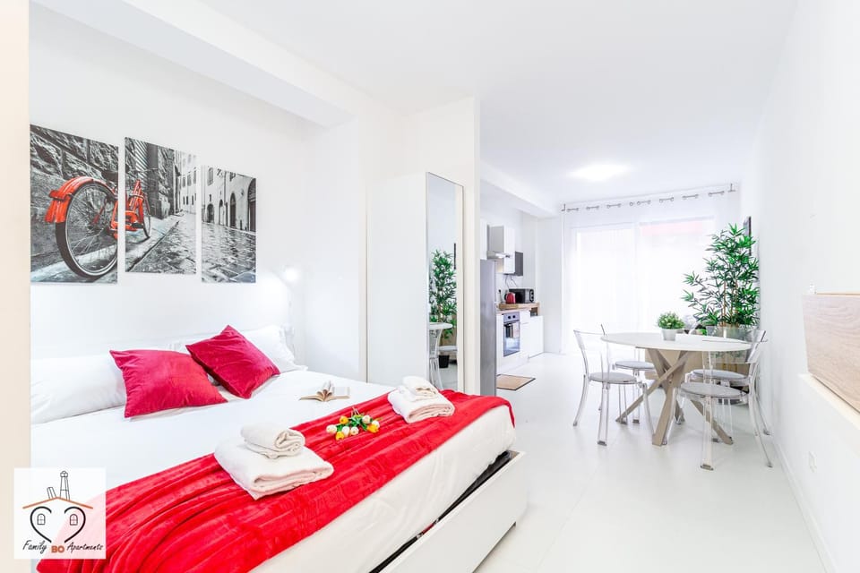 Bed, Living room, Photo of the whole room, Dining area, Bedroom