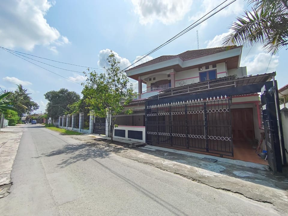 Property building, Neighbourhood, Street view