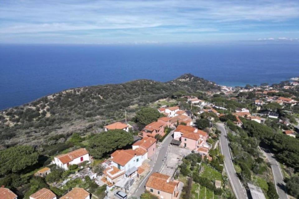 Day, Neighbourhood, Natural landscape, Location
