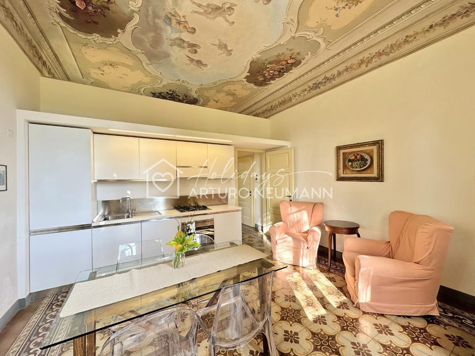 Kitchen or kitchenette, Living room, Seating area, Dining area, oven, stove