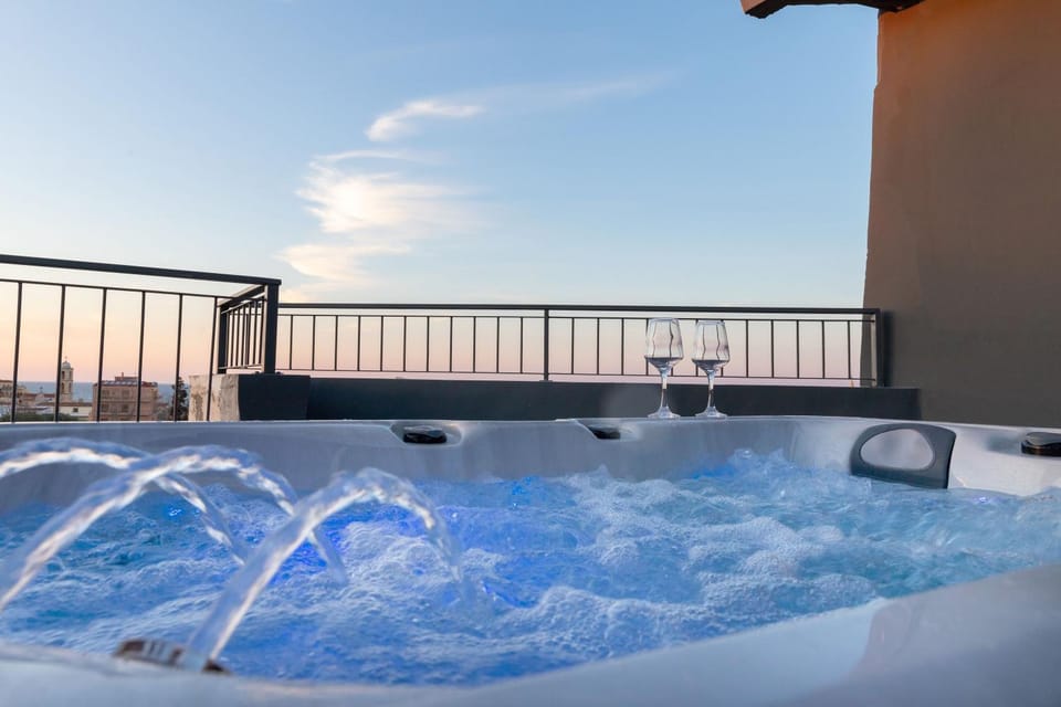 Hot Tub, View (from property/room), Balcony/Terrace