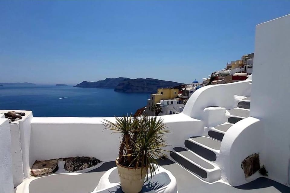 ROCK CAVE HOUSE House in Oia