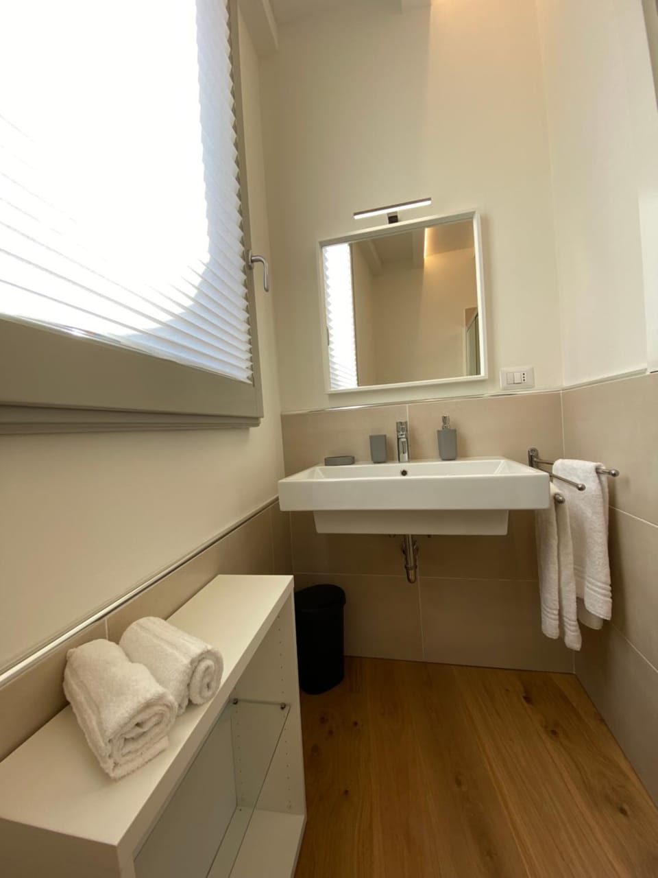 Bathroom, hair dryier, towels