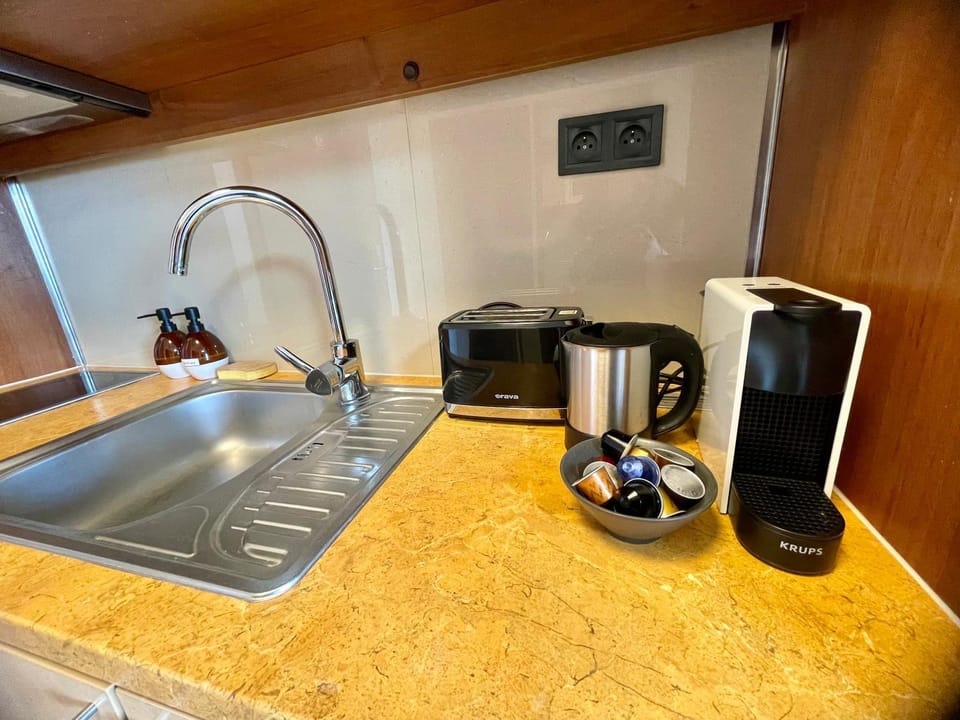 Kitchen or kitchenette, kitchen