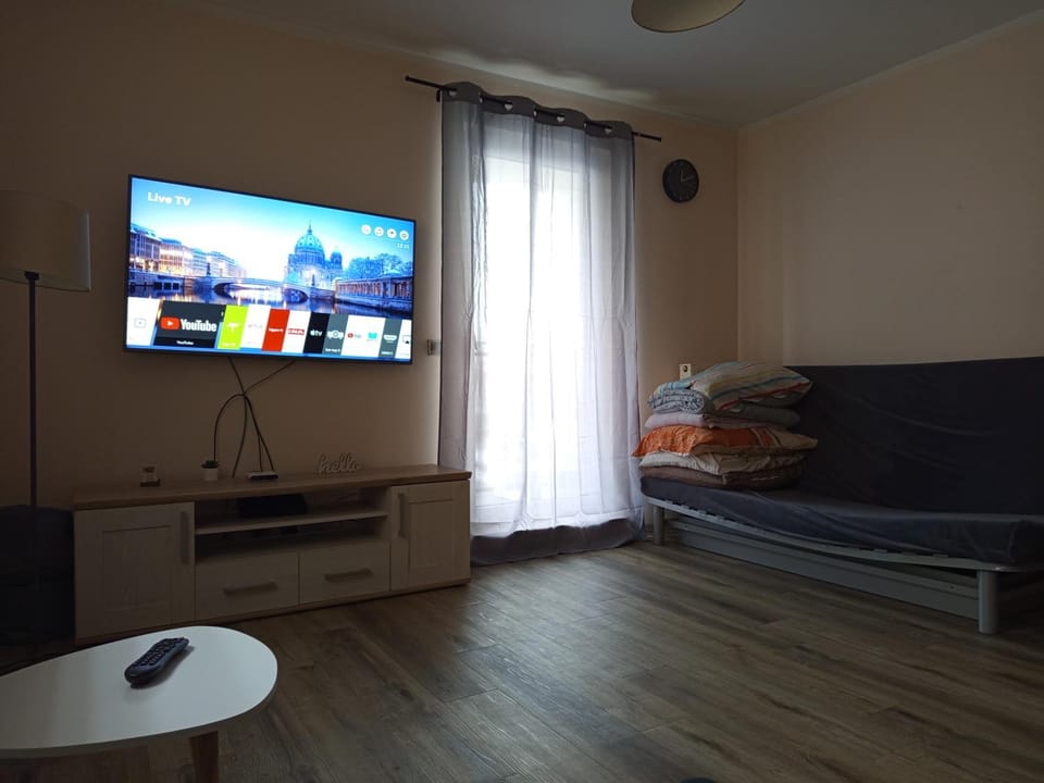 Kawalerka Odkryta - Balkon Parking WiFi Cicha okolica - Private studio Apartment in Warsaw