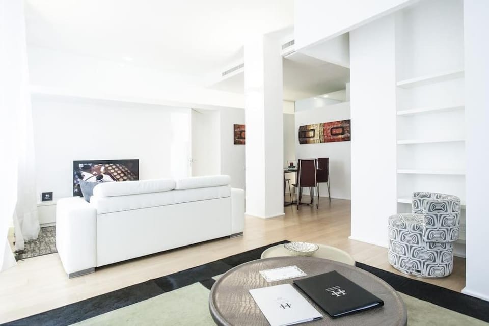 Communal lounge/ TV room, Living room