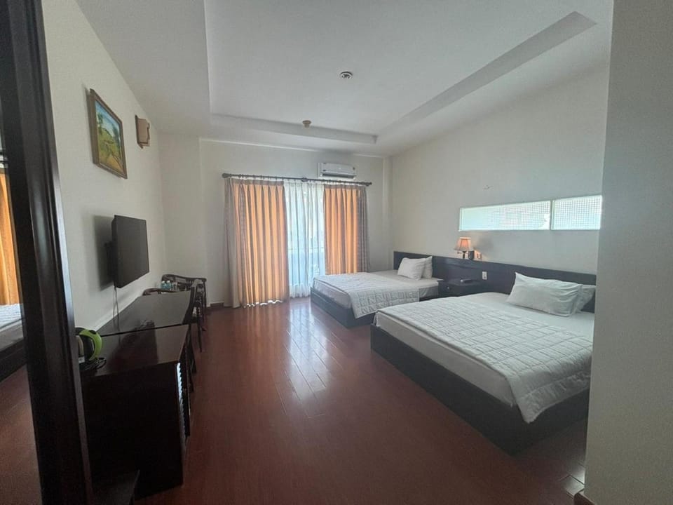 TV and multimedia, Photo of the whole room, Bedroom