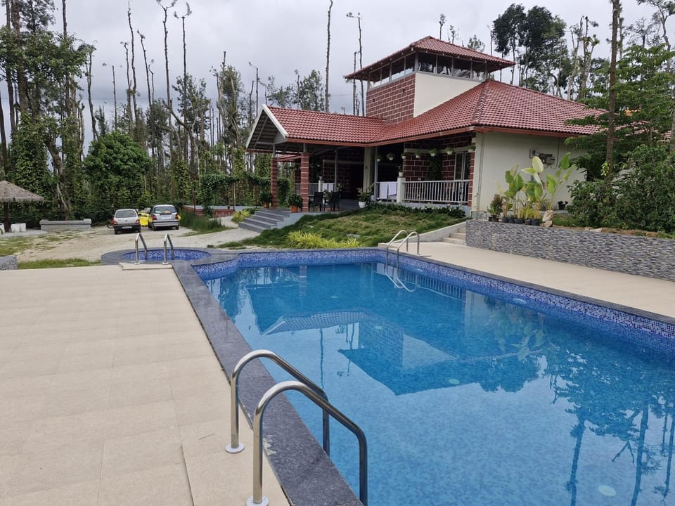 Property building, Garden view, Pool view, Swimming pool