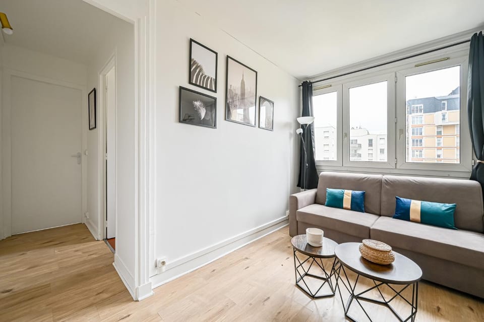 L'Evadé - 4 pers - Wifi Apartment in Courbevoie