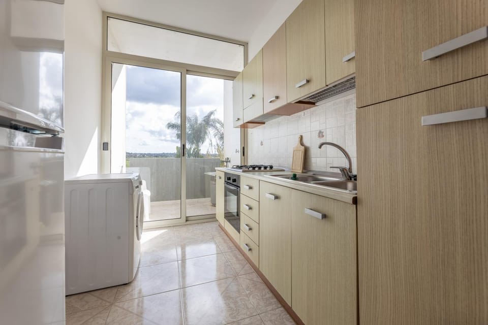 Kitchen or kitchenette, pet friendly, stove