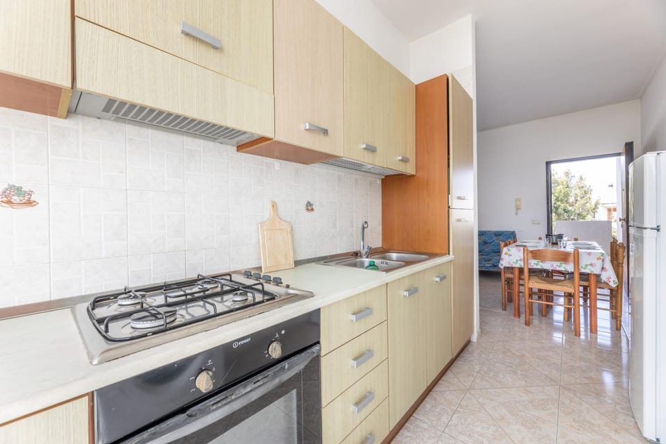 Kitchen or kitchenette, pet friendly, stove