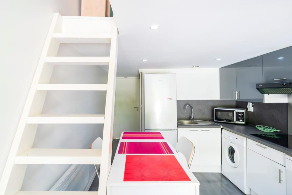 Property building, Kitchen or kitchenette, Living room