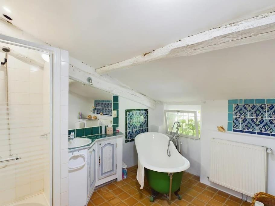 Bathroom, Bath