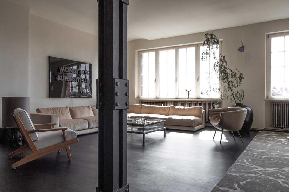Living room, Seating area
