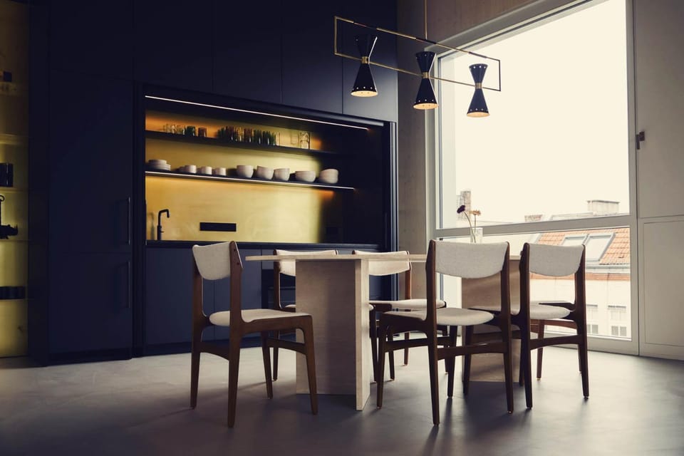 Kitchen or kitchenette, Living room, Seating area, Dining area