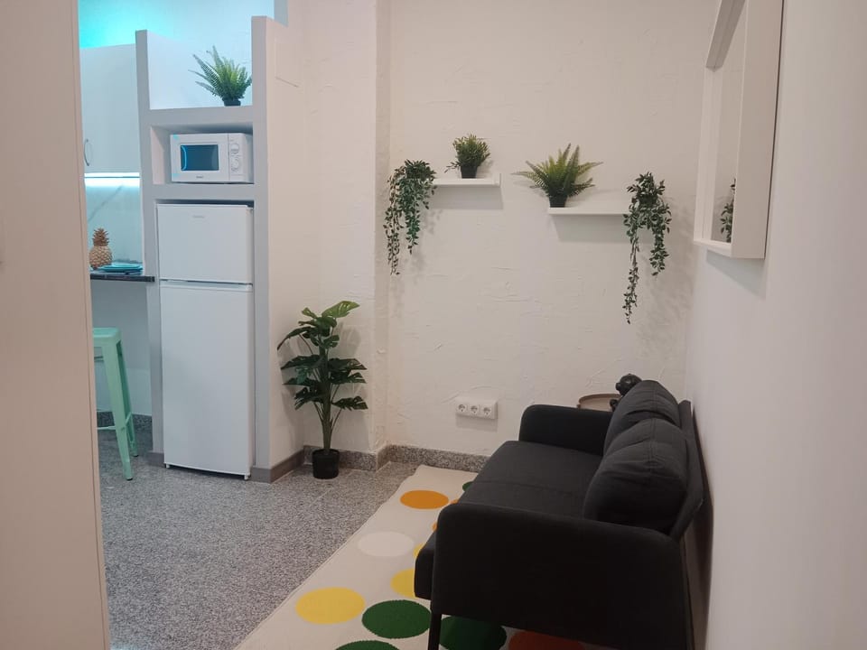 Kitchen or kitchenette, Living room, Seating area