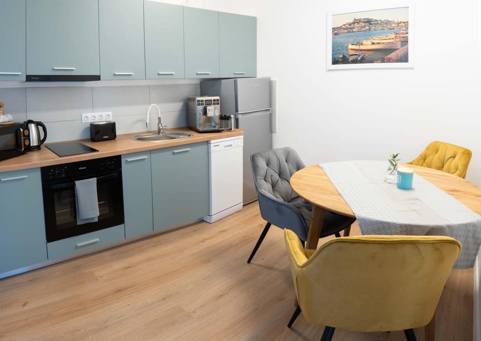 Coffee/tea facilities, Kitchen or kitchenette