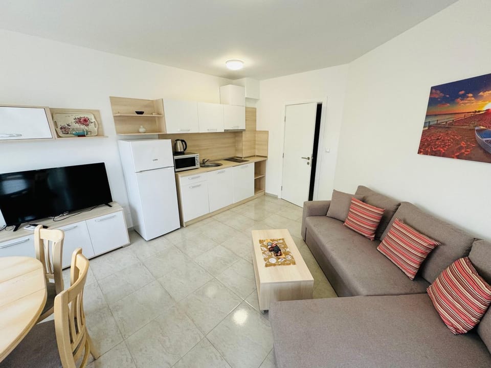 Communal lounge/ TV room, TV and multimedia, Kitchen or kitchenette, Living room, Seating area, Dining area, Evening entertainment, minibar, oven, pet friendly, stove
