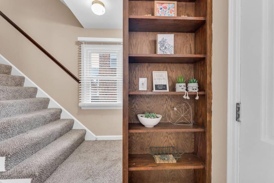 Central Falls Hideaway House in Cuyahoga Falls