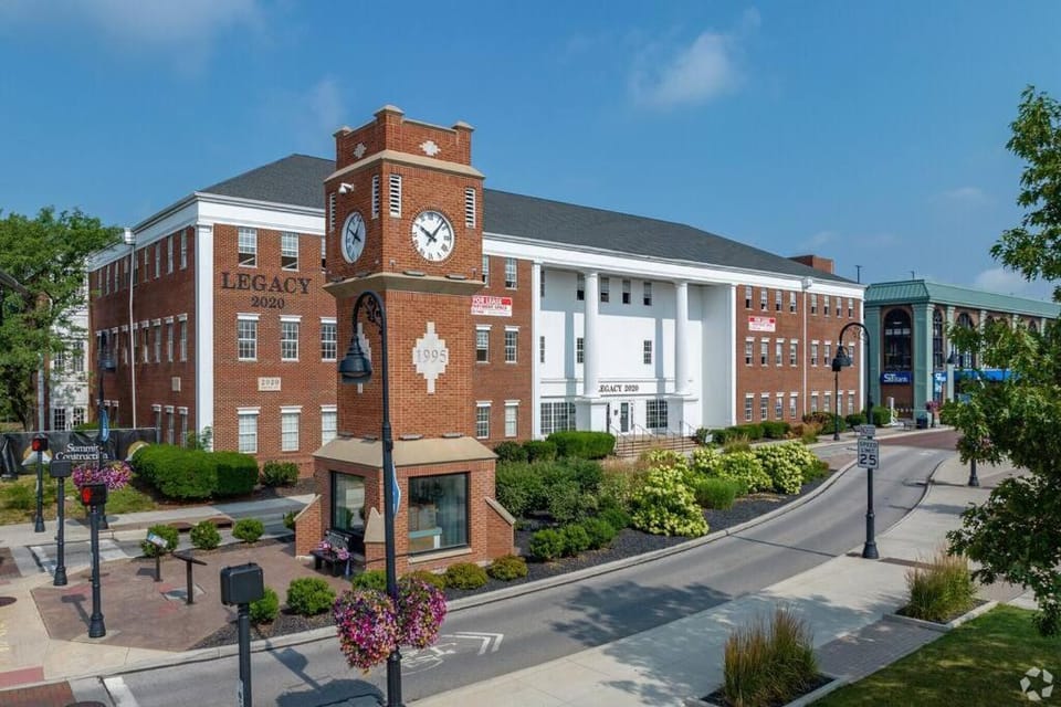 Central Falls Hideaway House in Cuyahoga Falls