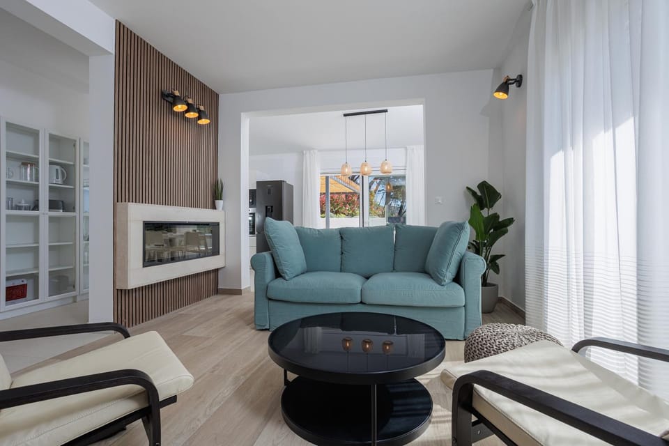 TV and multimedia, Living room, Seating area