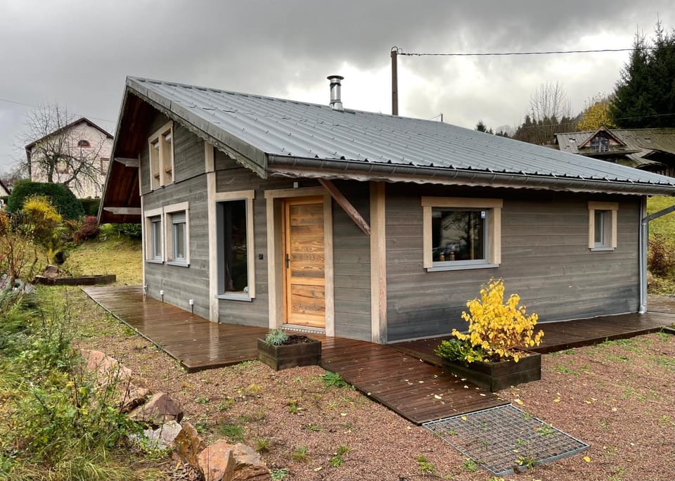 Property building, Day, Garden