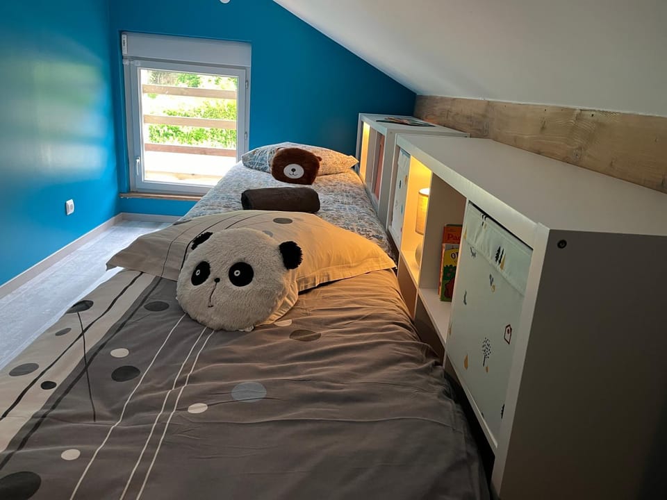 Bed, Photo of the whole room, Bedroom