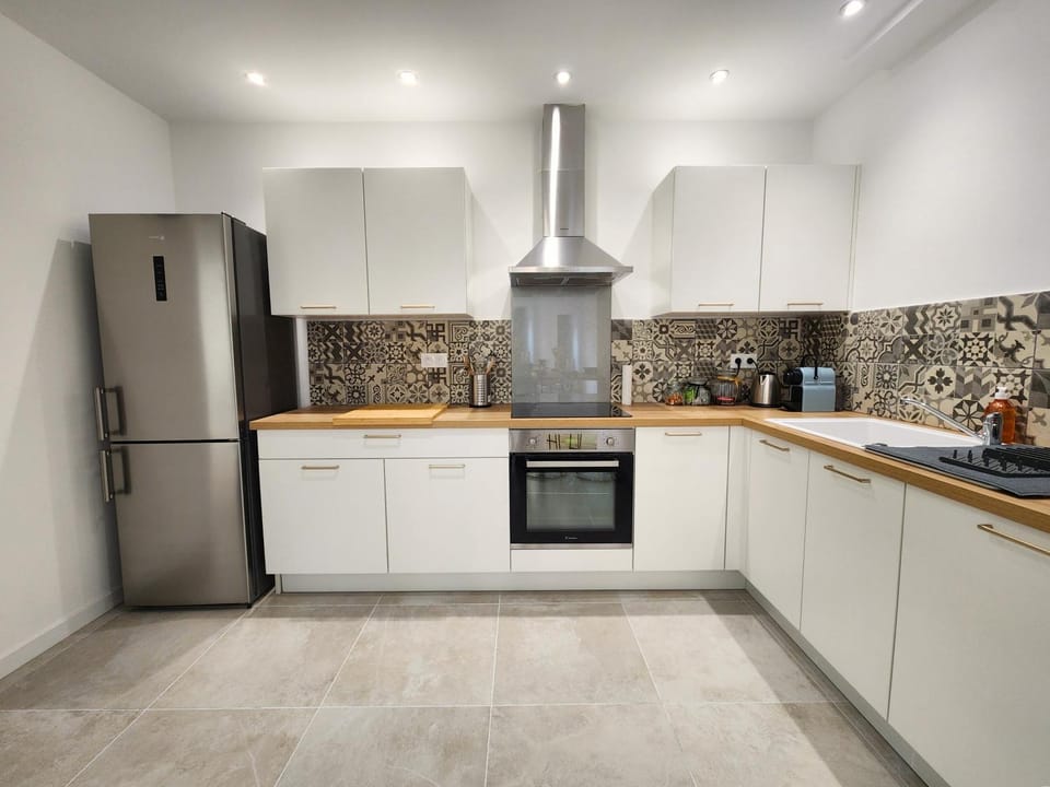 Coffee/tea facilities, Kitchen or kitchenette, dishwasher, pet friendly, stove