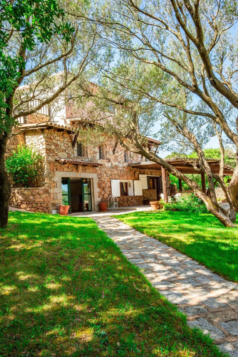 Property building, Natural landscape, Garden