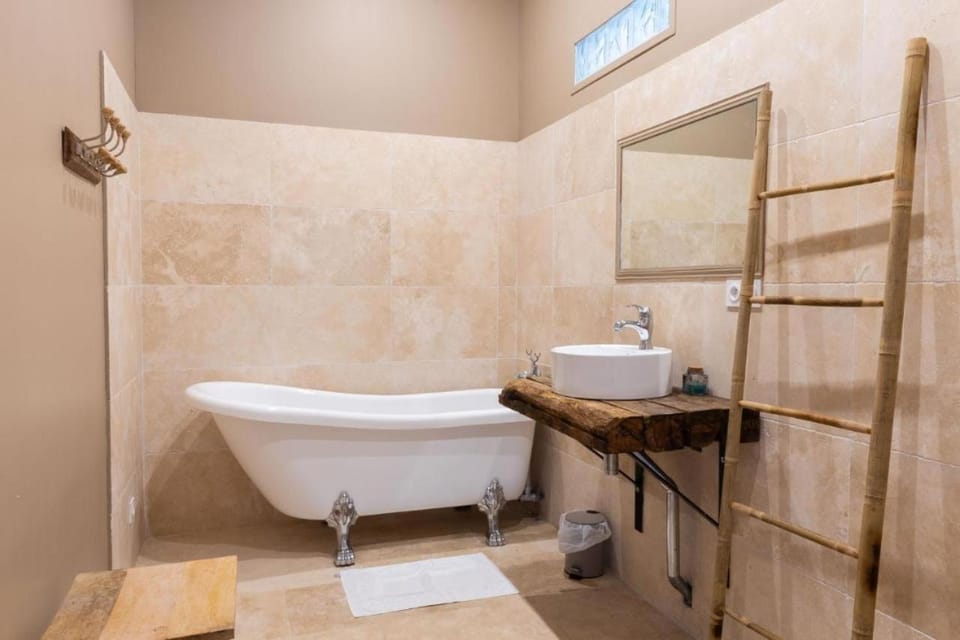 Bathroom, Bath