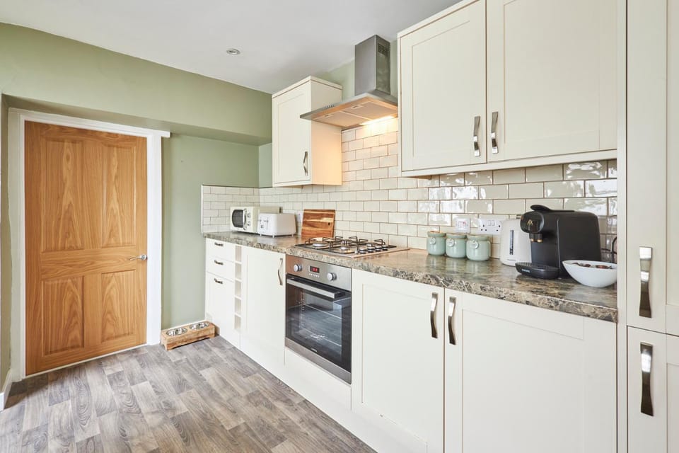 Kitchen or kitchenette, dishwasher, minibar, pet friendly, stove, toaster