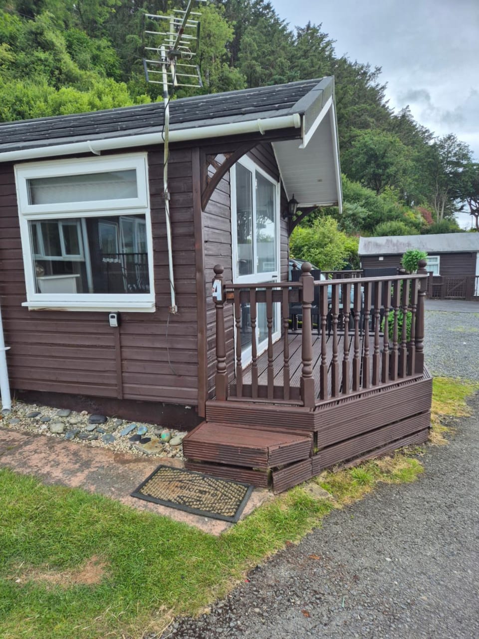 No. 4 Sunny Lodge By The Sea Chalet in Tirymynach