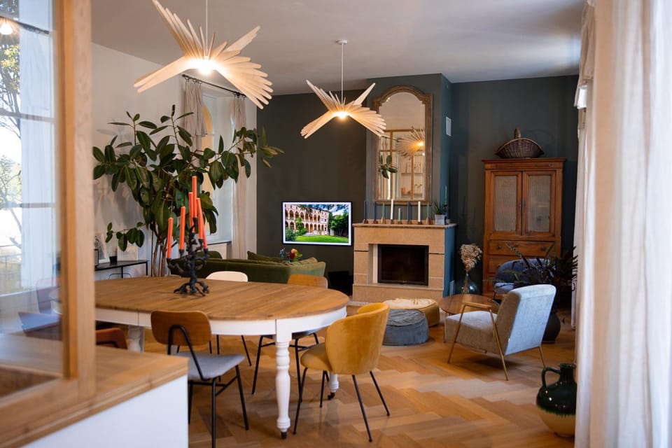 Communal lounge/ TV room