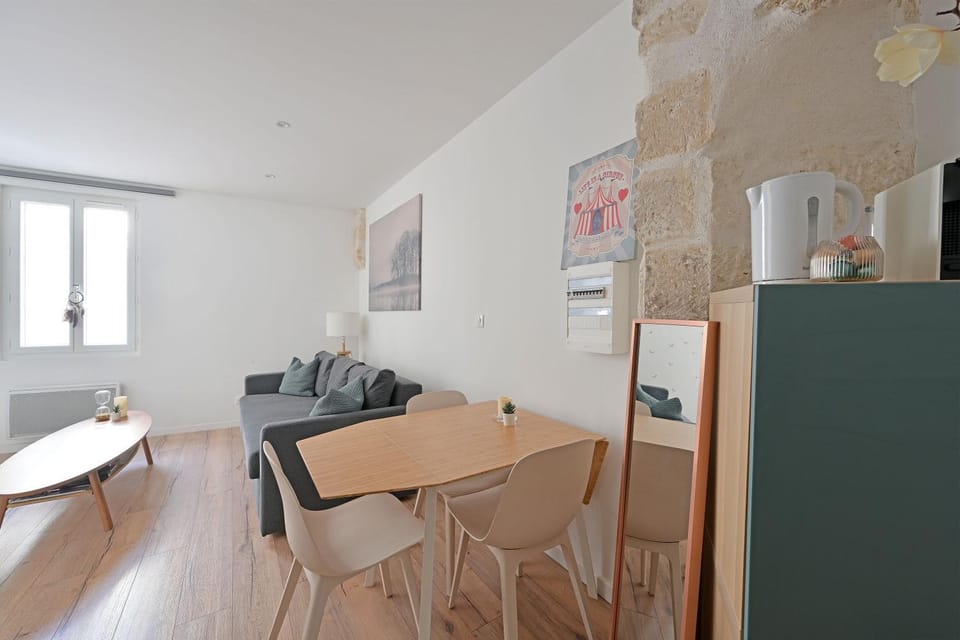 Living room, Meals
