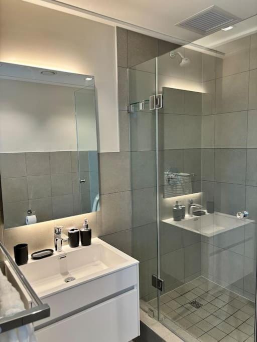 1bed apartment in foreshore place city views 1202 Apartment in Cape Town