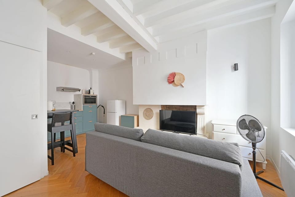 TV and multimedia, Living room, Meals, fireplace, kitchen